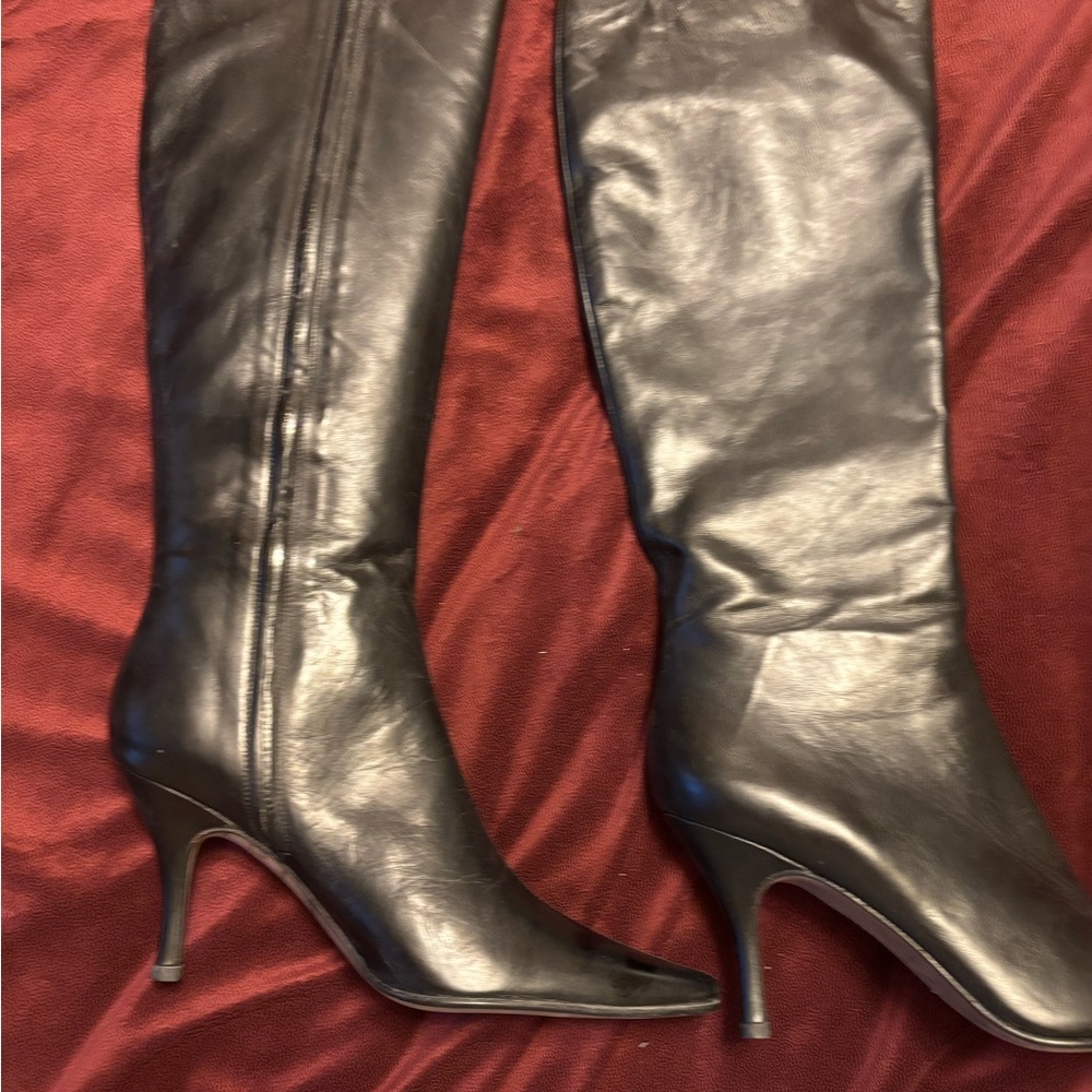NWOT…Banana Republic Black Neat Sleek Heel Boot.